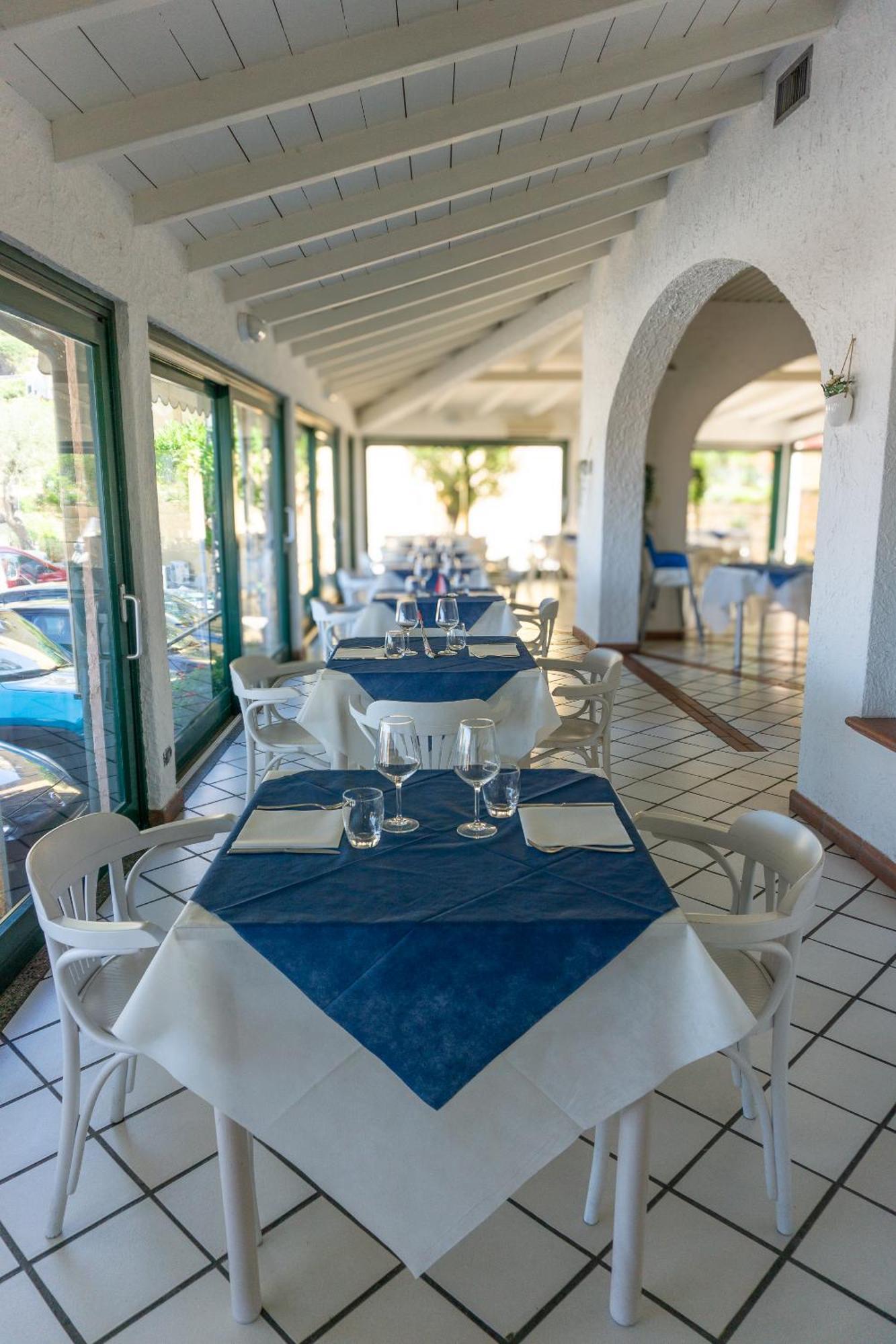 Hotel Il Perseo Chiessi Bagian luar foto