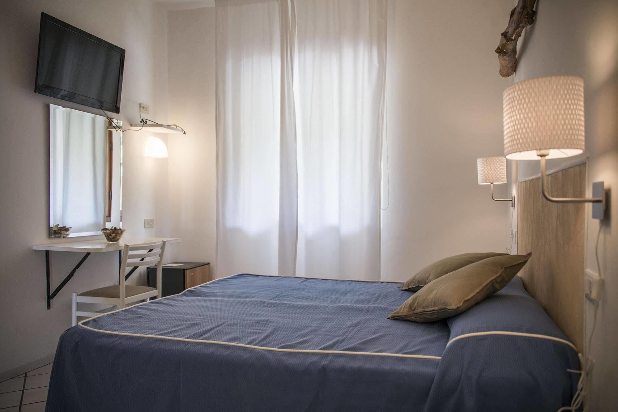 Hotel Il Perseo Chiessi Bagian luar foto