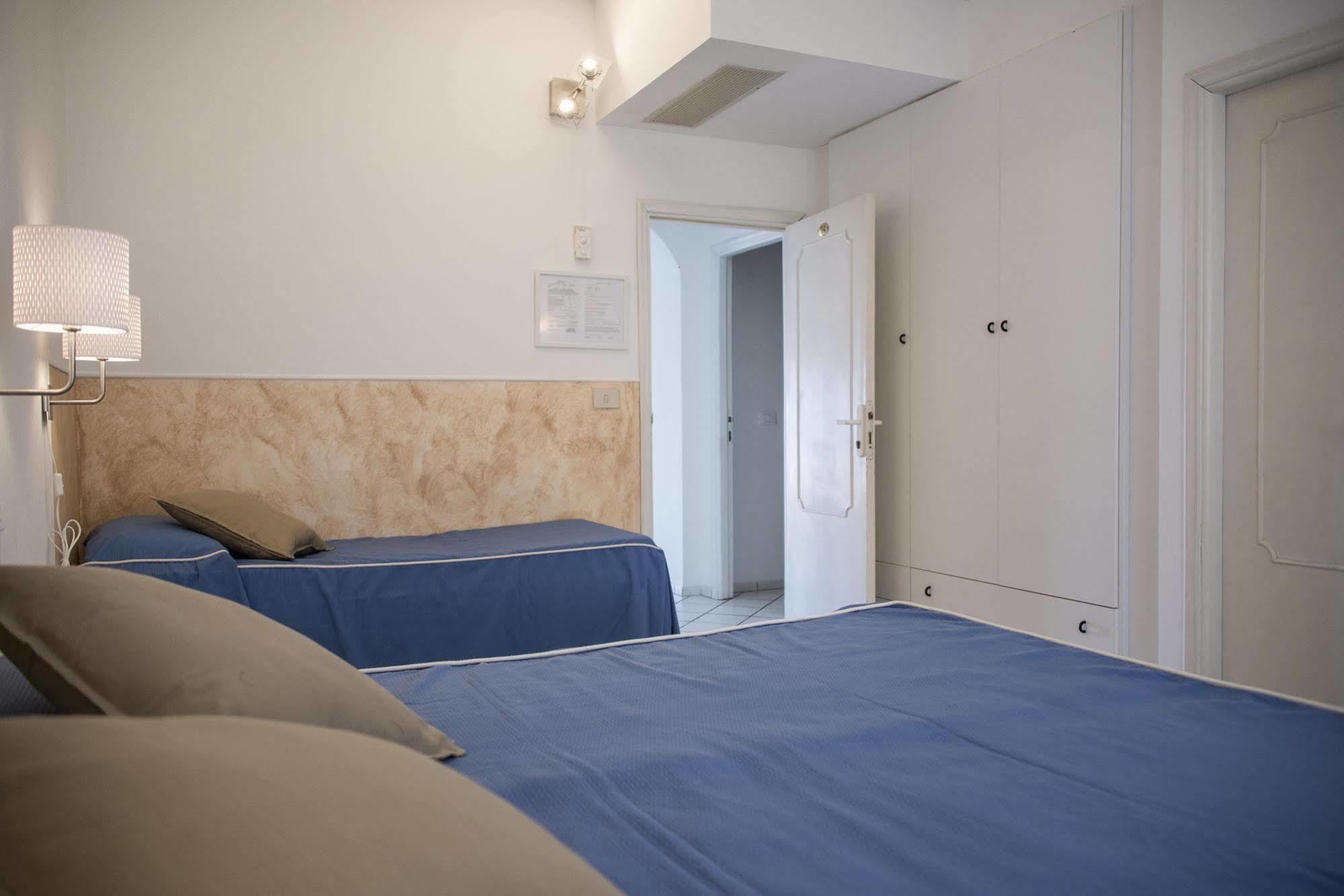 Hotel Il Perseo Chiessi Bagian luar foto
